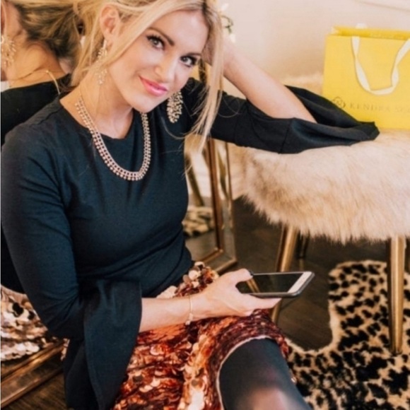 Kendra Scott Gold Oscar Statement Necklace - Picture 3 of 3